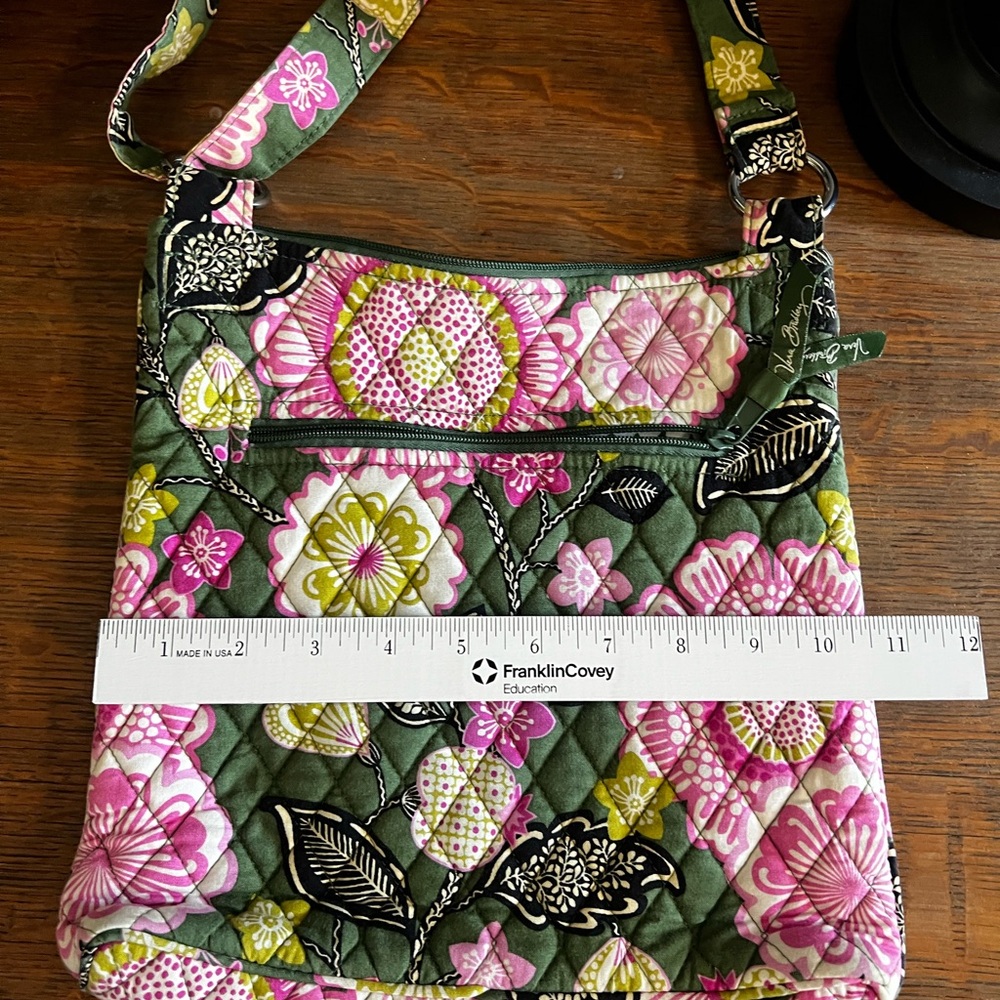 Vera Bradley Green and Pink Quilted Shoulder Bag LIKE NEW - Picture 2 of 4